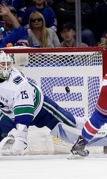 NHL: Jimmy Vesey lifts Rangers past Canucks in shootout, 4-3